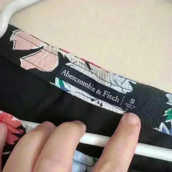 A&F midi floral skirt size small - Picture 3 of 4